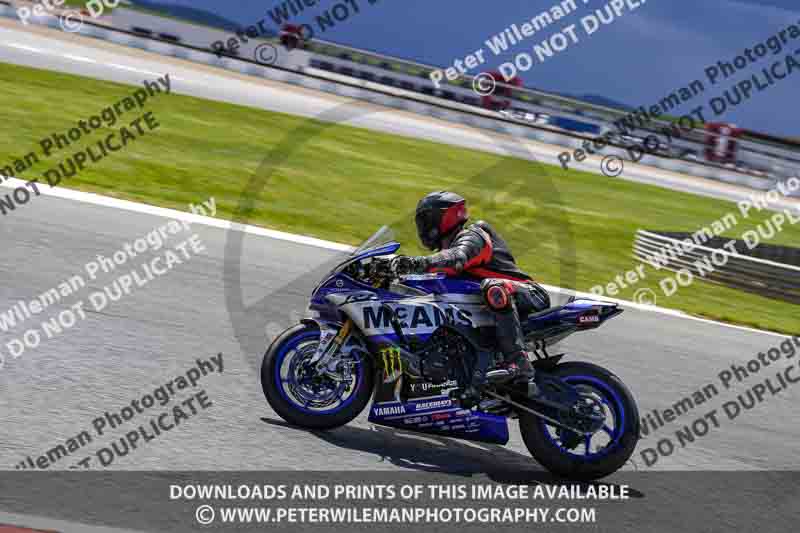 cadwell no limits trackday;cadwell park;cadwell park photographs;cadwell trackday photographs;enduro digital images;event digital images;eventdigitalimages;navarra;no limits trackdays;peter wileman photography;racing digital images;trackday digital images;trackday photos